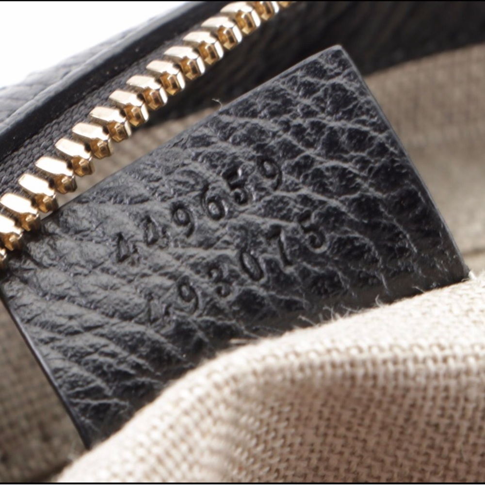 GUCCI Small Zip Tote Bag in Black Grained Leather with Shoulder Strap - Picture 10 of 13